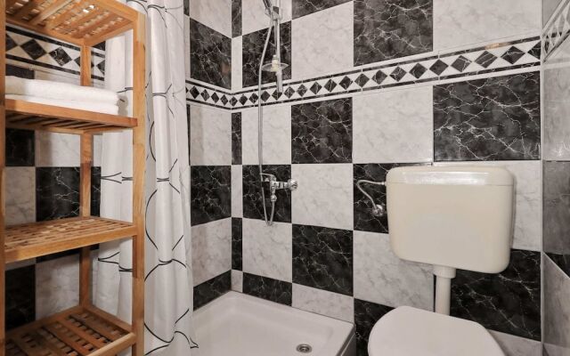 Modern Apartment With Private Pool in Maslenica