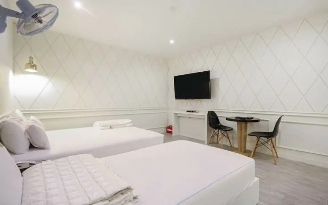 Busan Jaesong-dong Seven