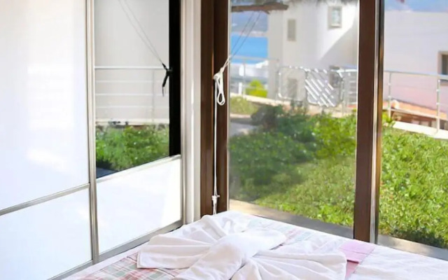Villa Sandra Torba - 5 Bedrooms