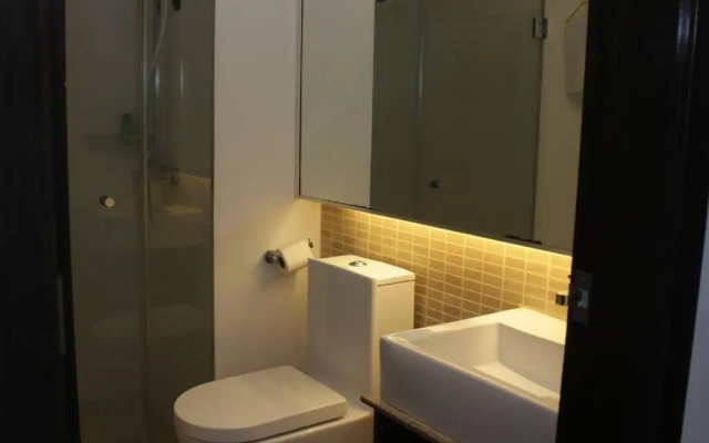 A2J Luxury 1BR BGC Balcony Suite Near BurgosCircle