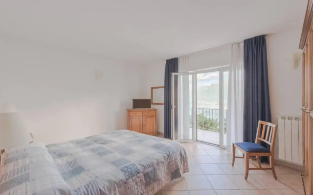 Villa Anna Apartments
