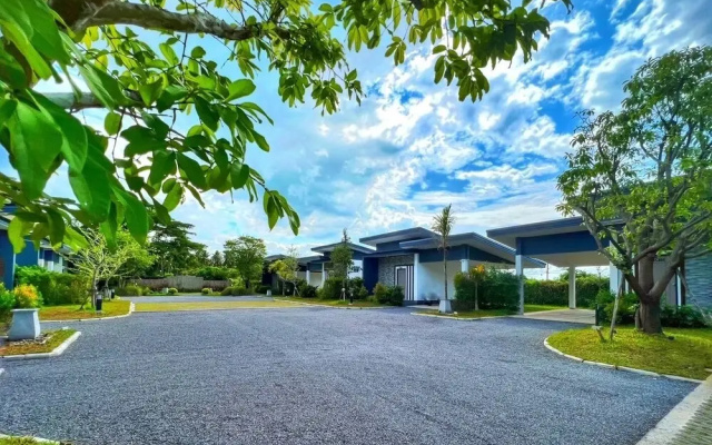 Blue Moon Boutique Resort