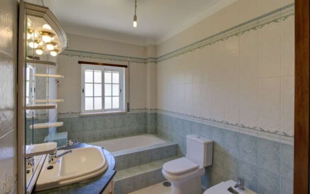 Villa - 6 Bedrooms with Pool and WiFi - 104371