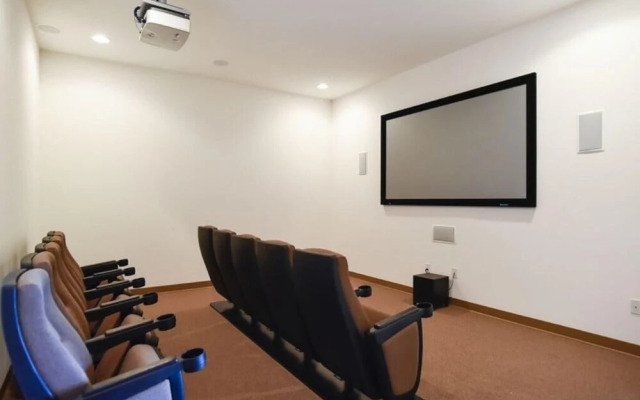 Gerald's Club Cortile Condo