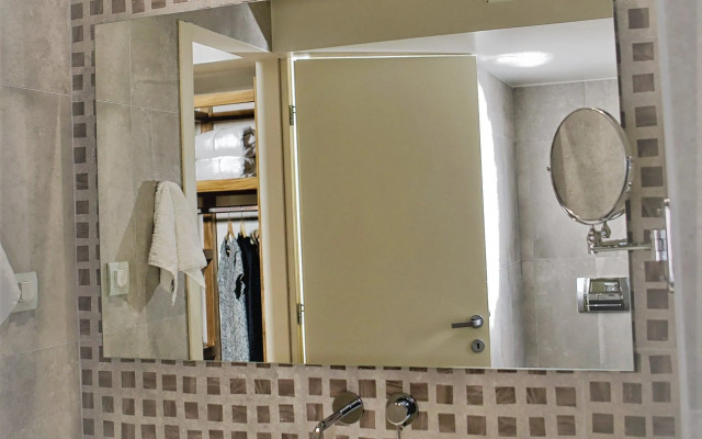 Mirivili Rooms & Suites Hotel