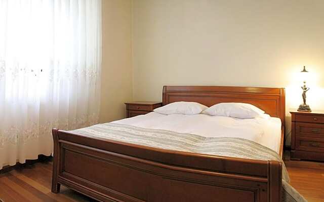 Sofia Bed - Breakfast