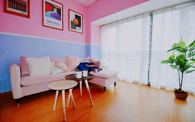 Avatar Old Days Queen Bed & High Rise View Futian