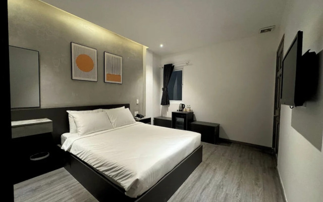 Nicecy Hotel - 218 Le Thanh Ton Street