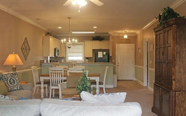 Magnolia Pointe 203 4833P 2 Br condo by RedAwning