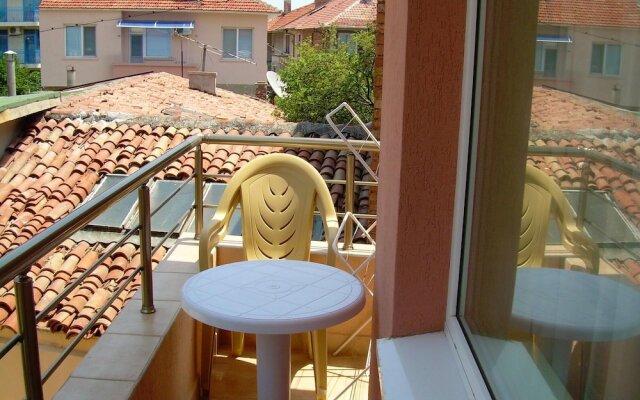 Studio in Pomorie, With Furnished Terrace and Wifi - 100 m From the Beach