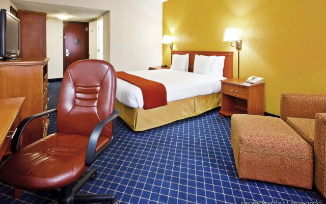 Holiday Inn Express Hotel & Suites Spence Lane by IHG
