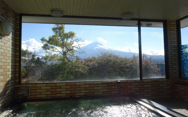 Kawaguchiko Station Inn