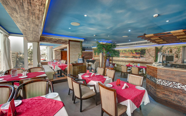 Palm Beach Hotel