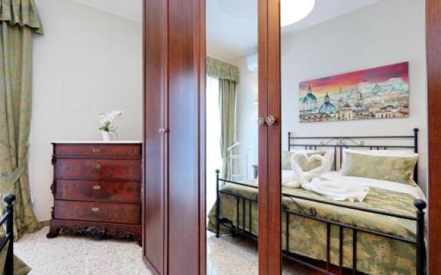 Oksana's Bernadette Apartment