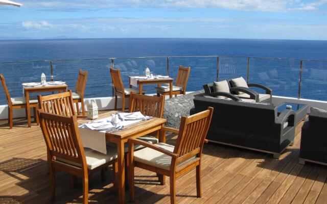 Madeira Regency Cliff