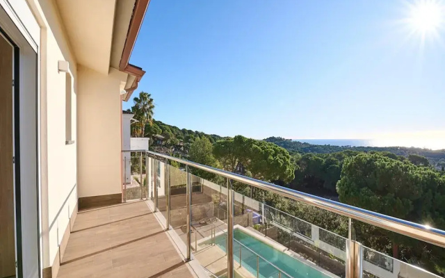 Beautiful Villa With Terrace Near Beach