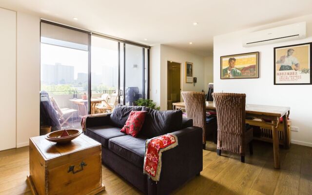 TALIA, 1BDR Carlton Apartment