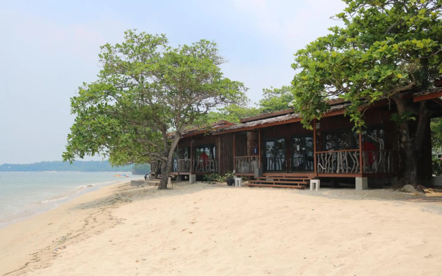 Crusoe Cabins Casobe
