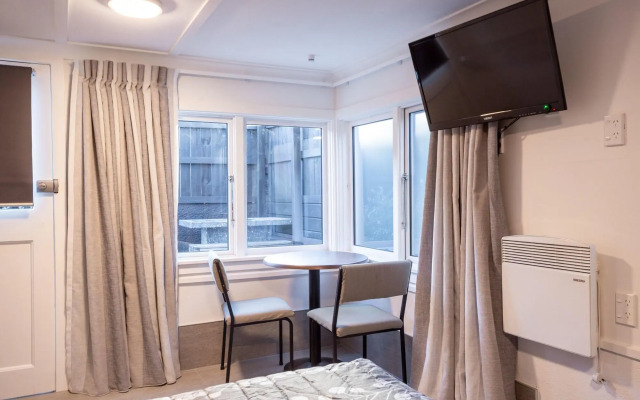 Sydney Street Apartments