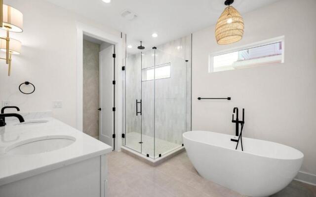9866beachsidebeautypcwh - Beachside Beauty at Surfview Paradise