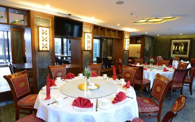 Blue Moon Valley Hotel