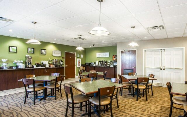 Sleep Inn & Suites Auburn Campus Area I-85