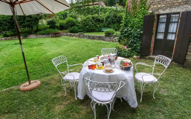 Tranquil Farmhouse near Center in Umbertide with Garden