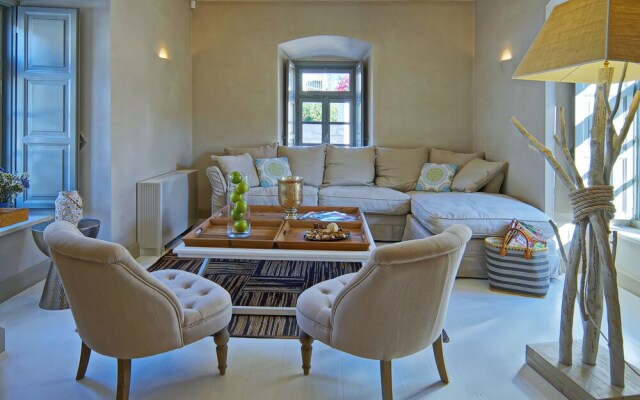 Hydra Moon Villa