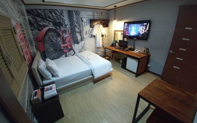 LOL Motel
