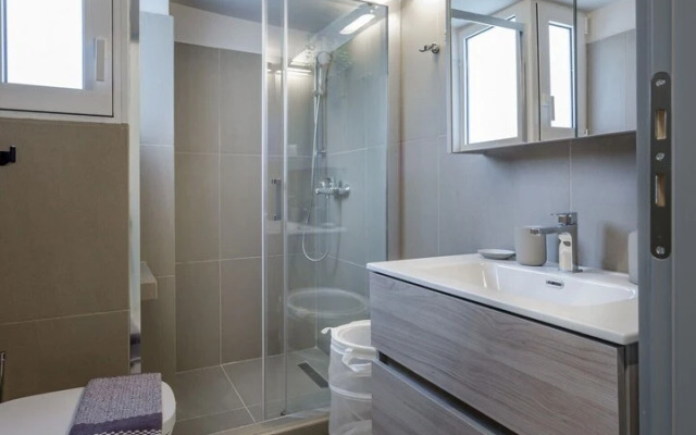 Lush 2bed apt. at the Acropolis