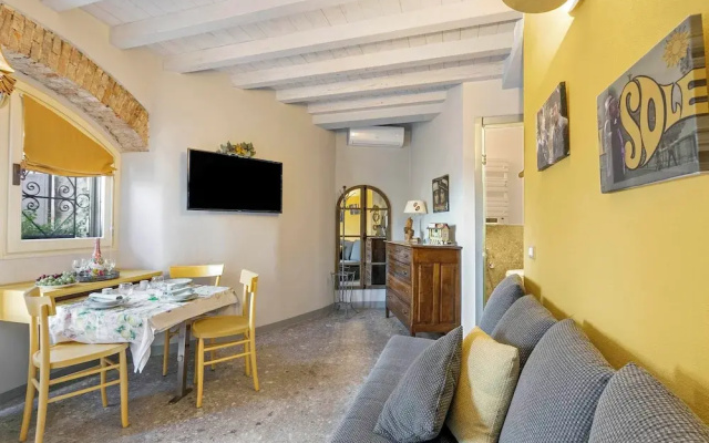 Sole Priscilla House- Terrace & parking