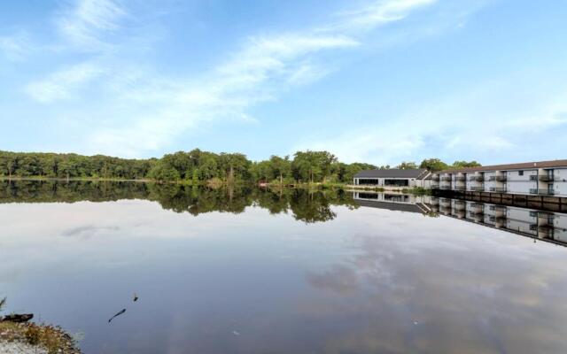 Waterbird Lakeside Inn