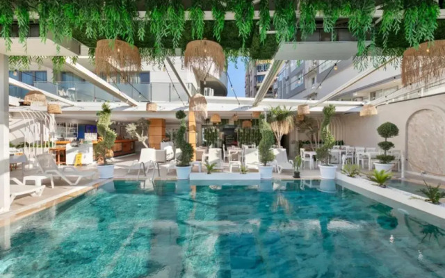Reo Hotel & Spa