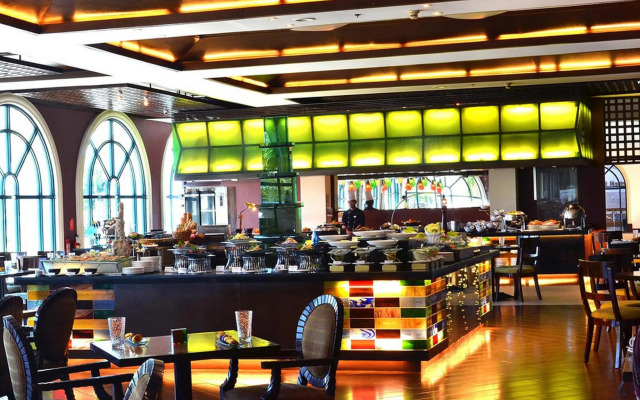 Waterfront Airport Hotel & Casino