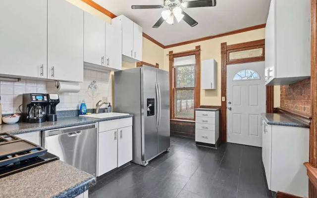 Vino & Vibes Villa Sleeps 6!