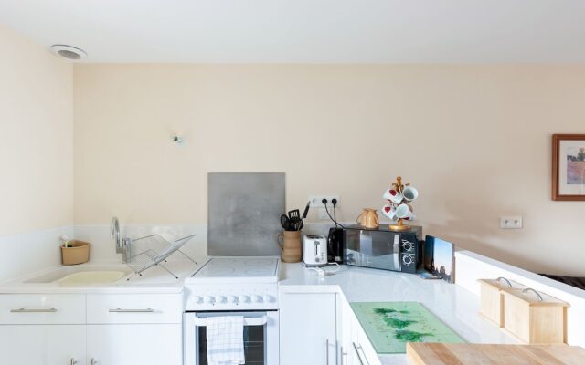 Cozy Apartment in Maisy near Sea