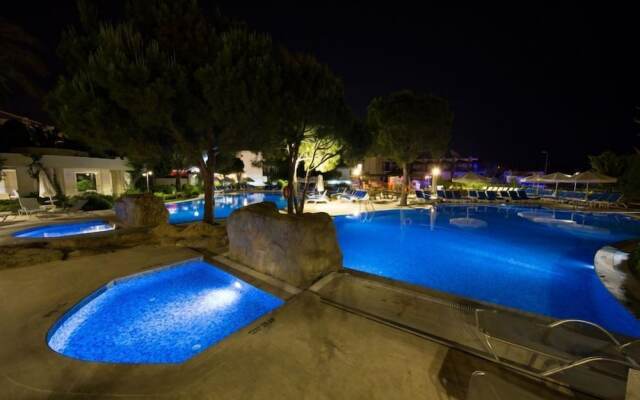 Royal Palm Beach Hotel