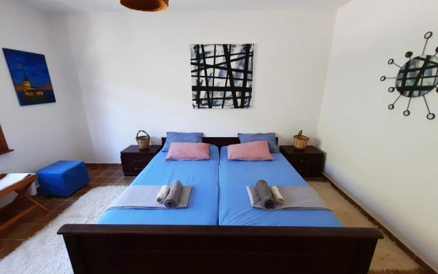ada-art guesthouse