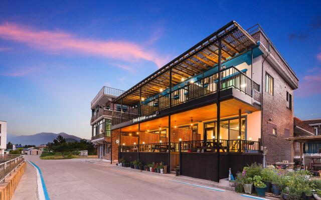Goseong Sea and Blue Pension