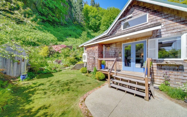 Waterfront Gem w/ 2 Patios on Camano Island