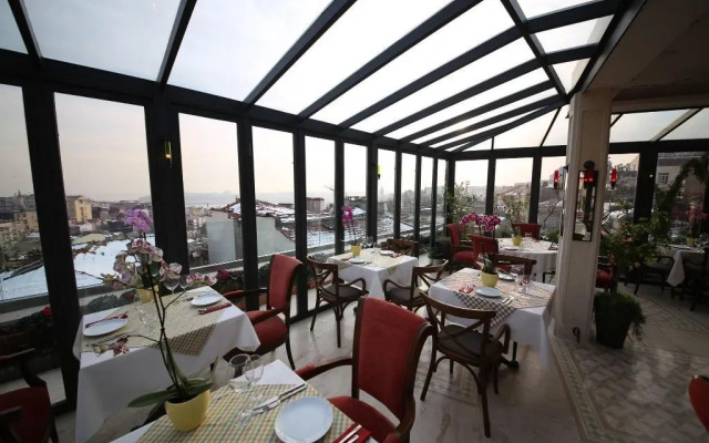 Corinne Art & Boutique Hotel