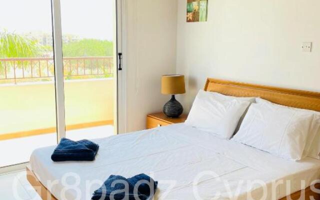 Gr8padz Villa Artemis