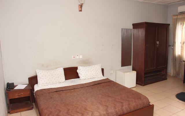 Gayyata Hotel
