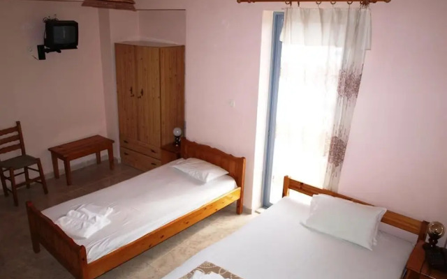 Hotel Pyrgos