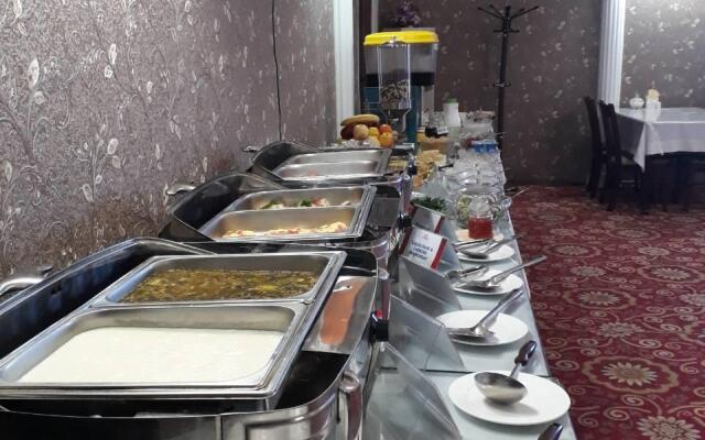 Firuz Hotel