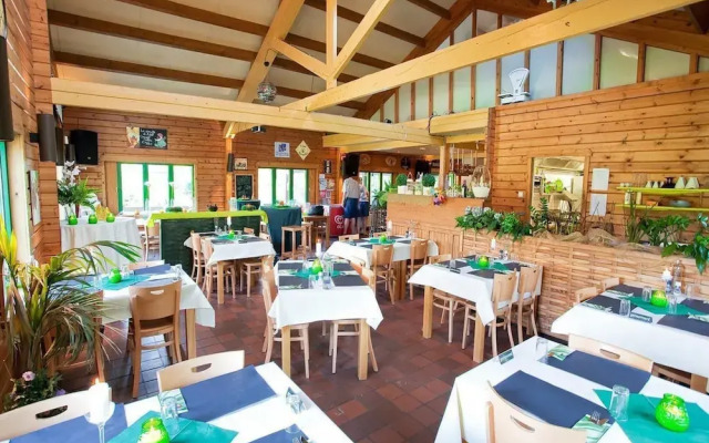 Peaceful Apartment With Pool