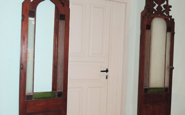 Tin and Friends Rooms