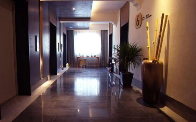 PM Hotel (Changsha Songya Hunan Metro Station)