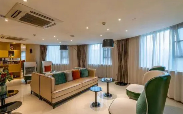 Zhumadian City Boutique Hotel