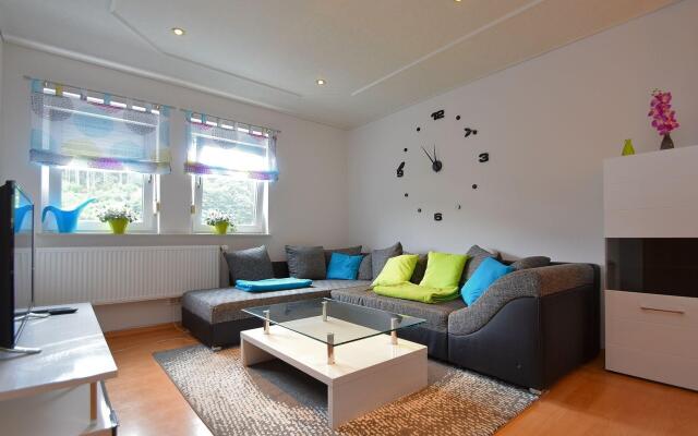 Modern Holiday Home in Deifeld With Private Garden